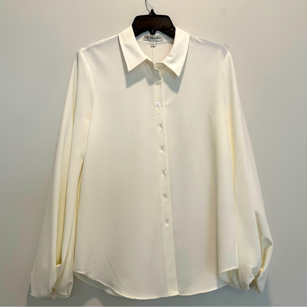 Newman Marcus Ivory blouse. New with tag